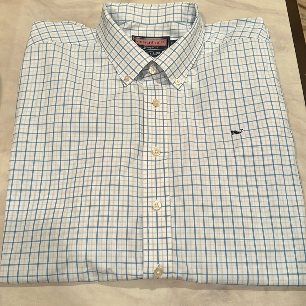 Men Vineyard Vines long sleeve shirt